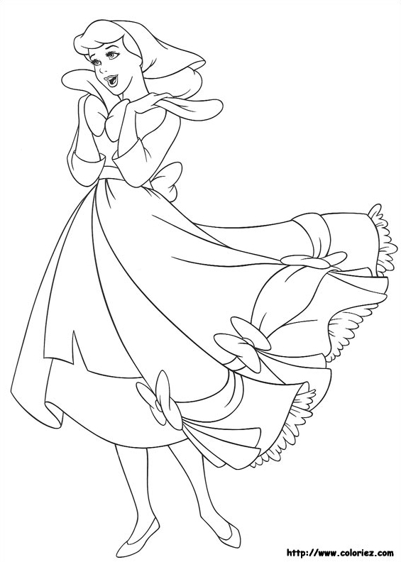 Cendrillon porte une belle robe