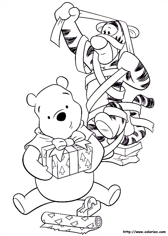 Winnie et l'amballage des cadeaux de Noël
