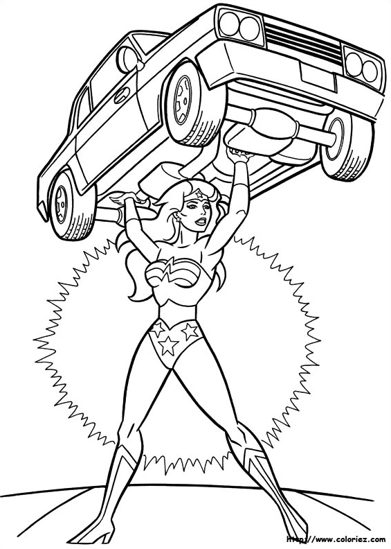 Wonder Woman jette une auto